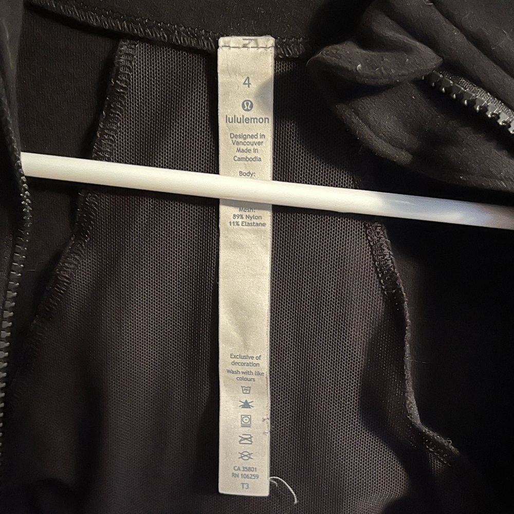 size 4 black lululemon define jacket